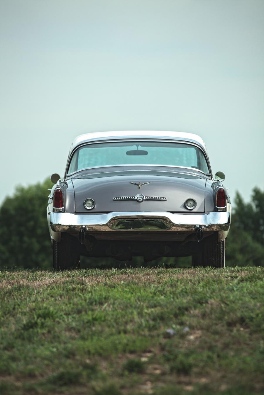 Studebaker President Speedster White & Grey 1955 года  (фото 13 из 20)